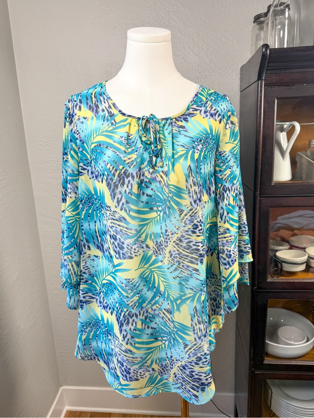 Chico’s Tropical Palm Print Blue Green Yellow Tie Neck Top Size 2 (L)